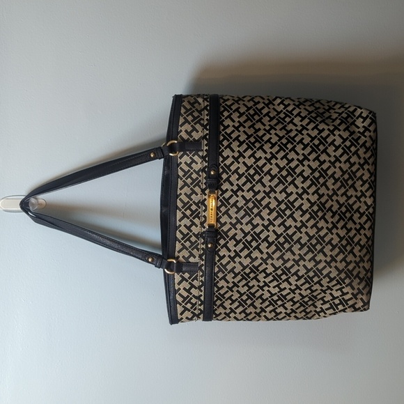Tommy Hilfiger Black and Cream Tote with Geometric Pattern and Sturdy Ha… - Picture 9 of 9